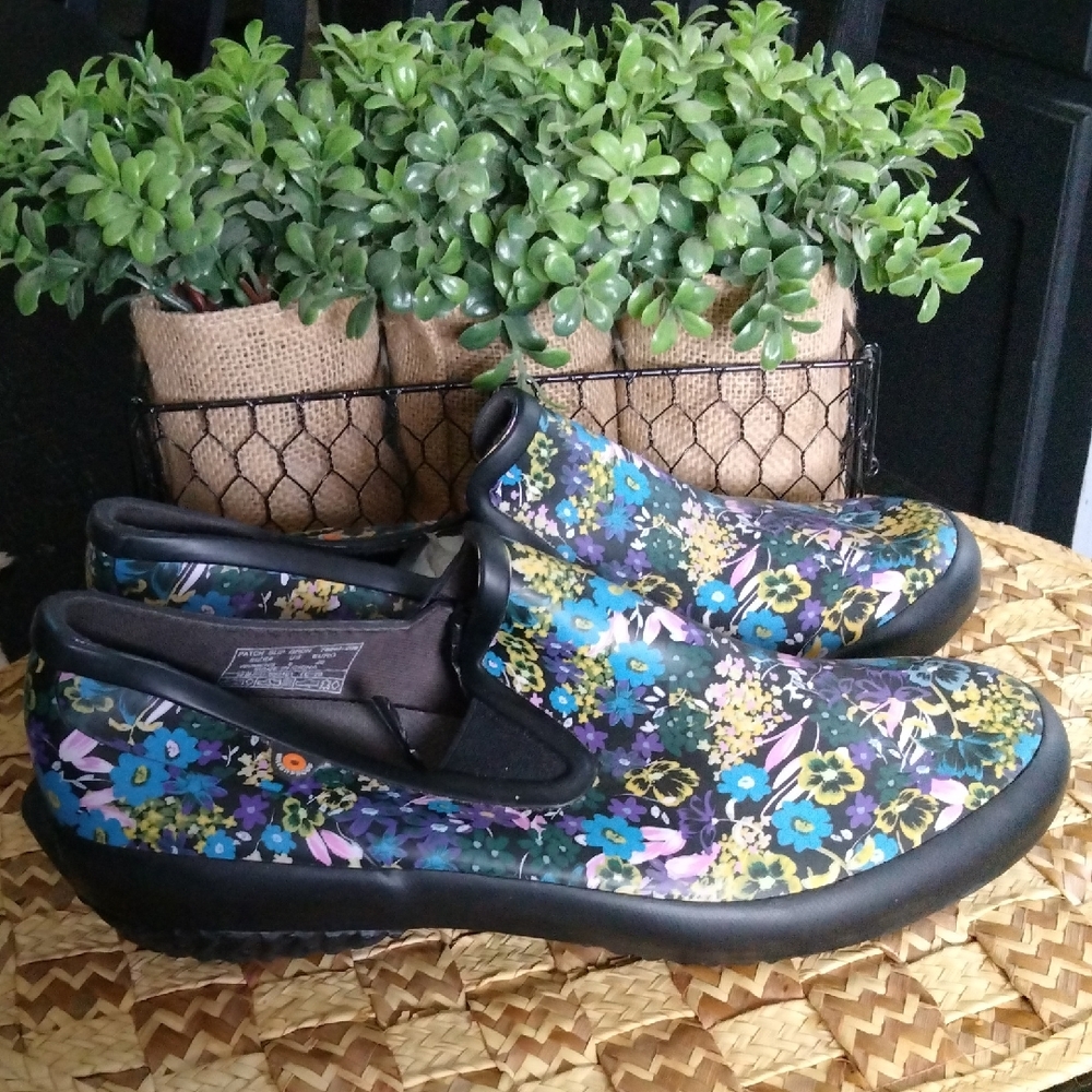 BOGS WATERPROOF SHOES